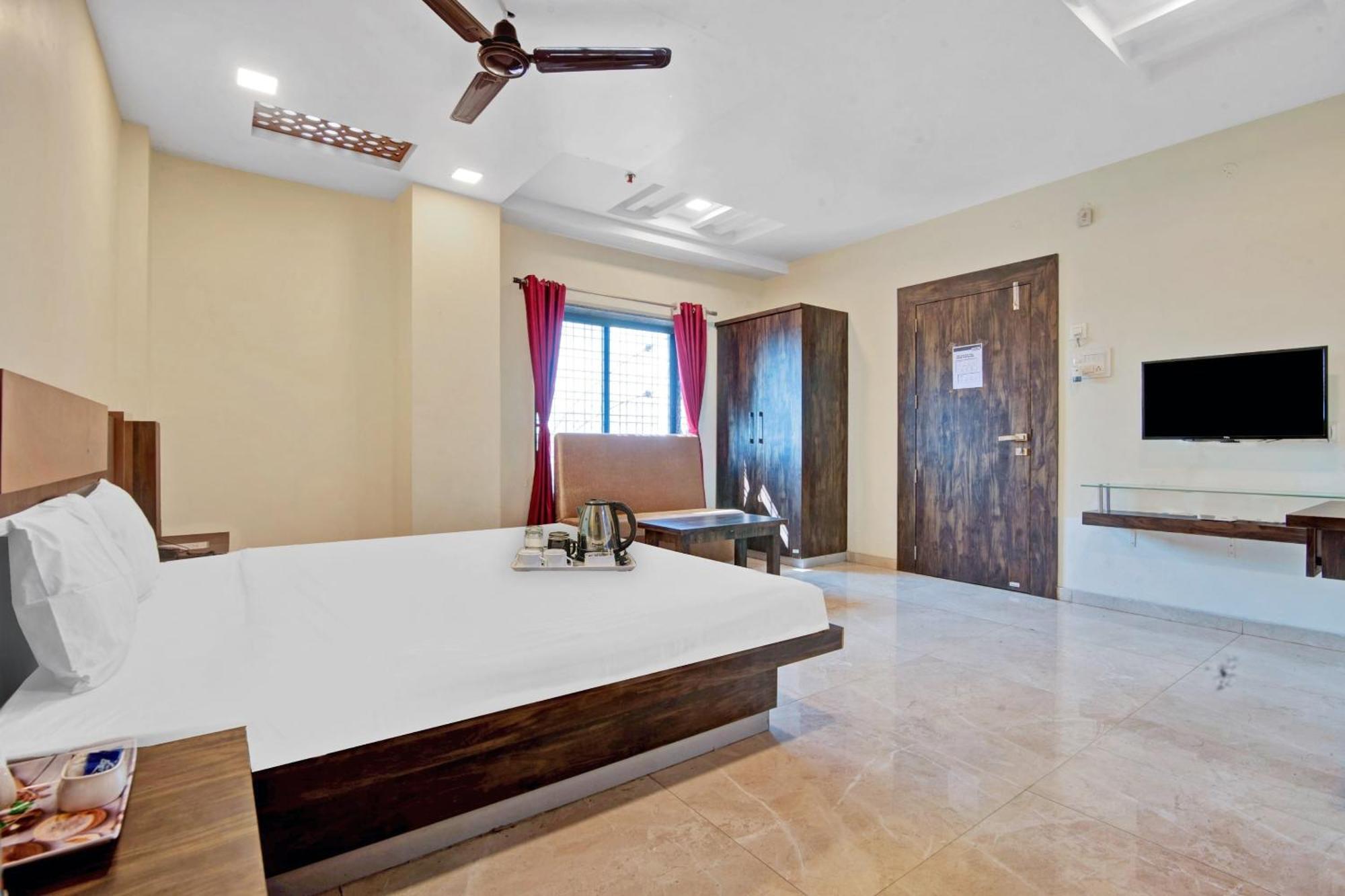 Townhouse 700 Hotel Krishna. Nagpur Esterno foto