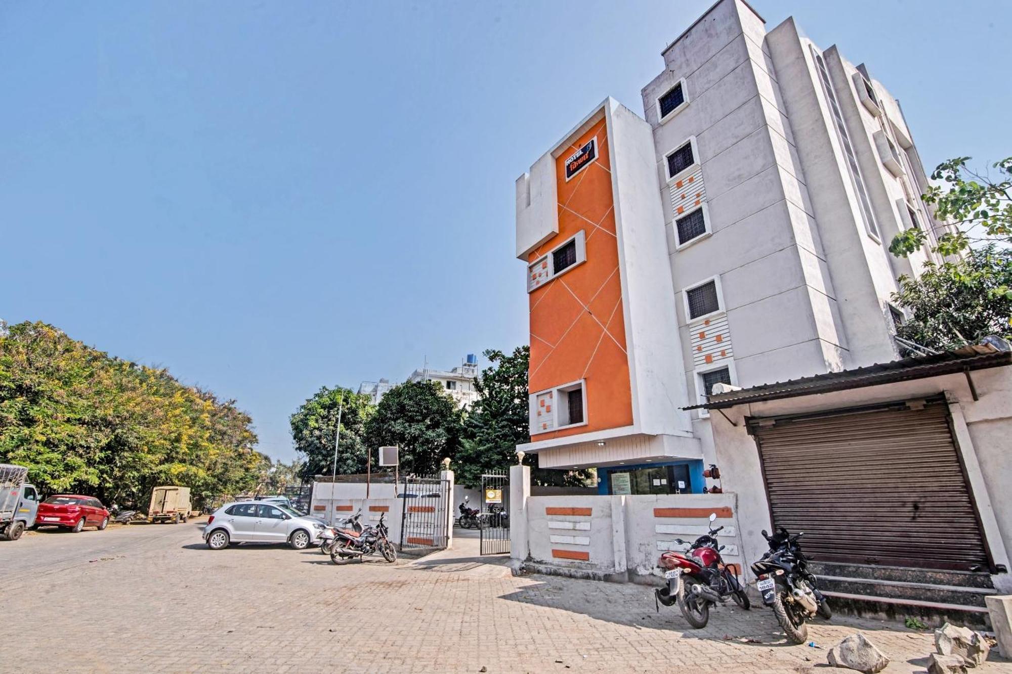 Townhouse 700 Hotel Krishna. Nagpur Esterno foto