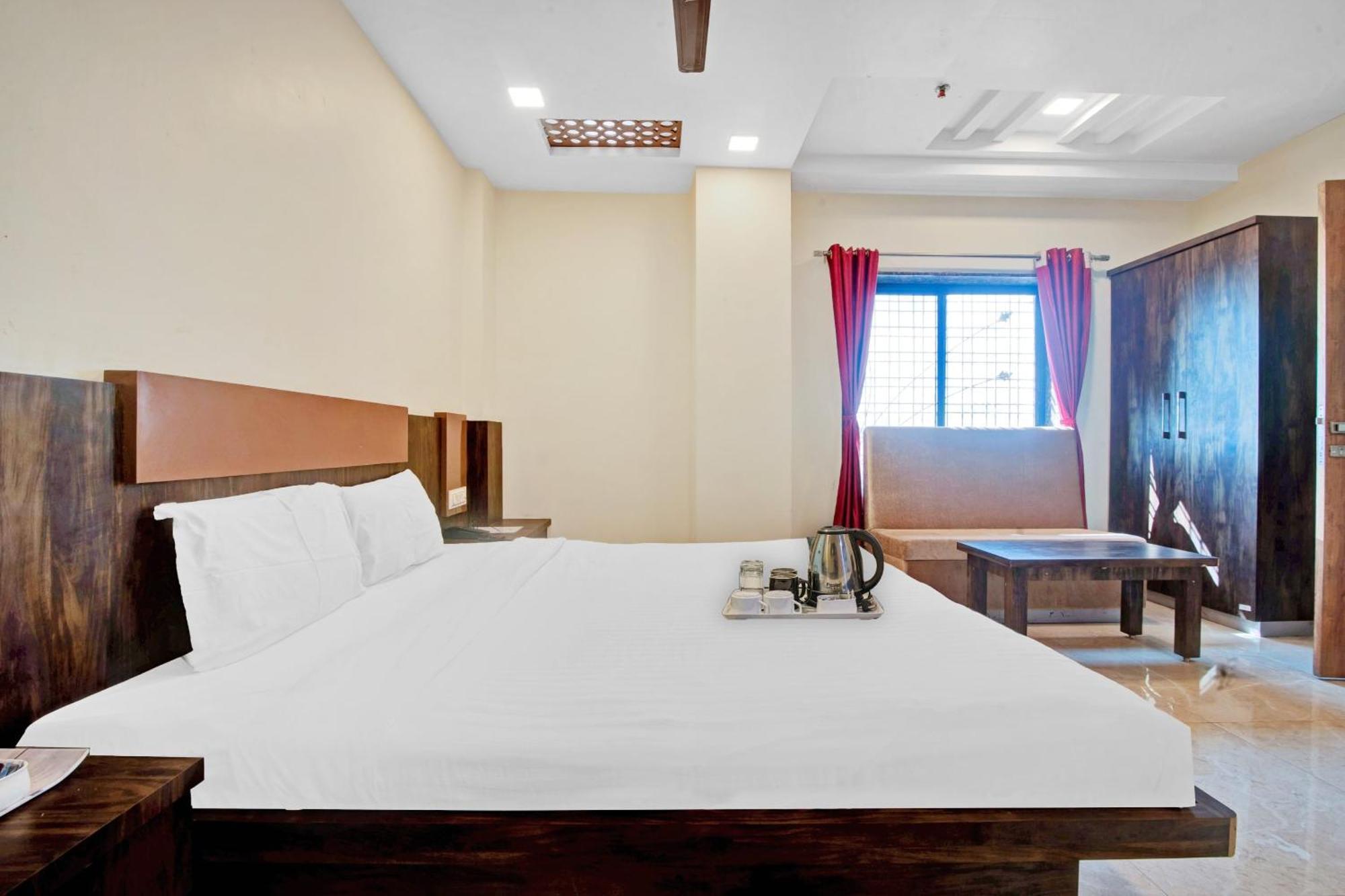 Townhouse 700 Hotel Krishna. Nagpur Esterno foto