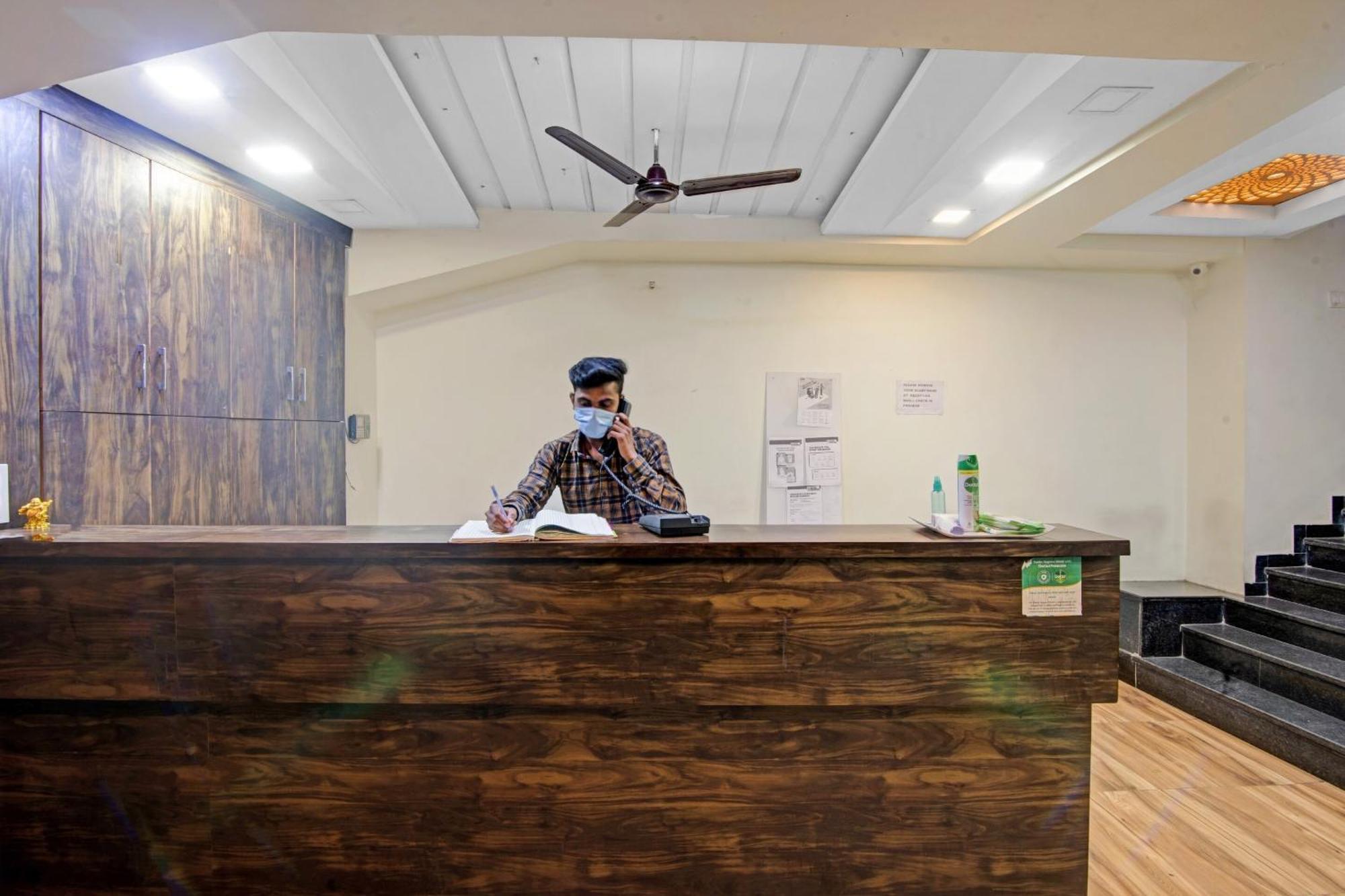 Townhouse 700 Hotel Krishna. Nagpur Esterno foto