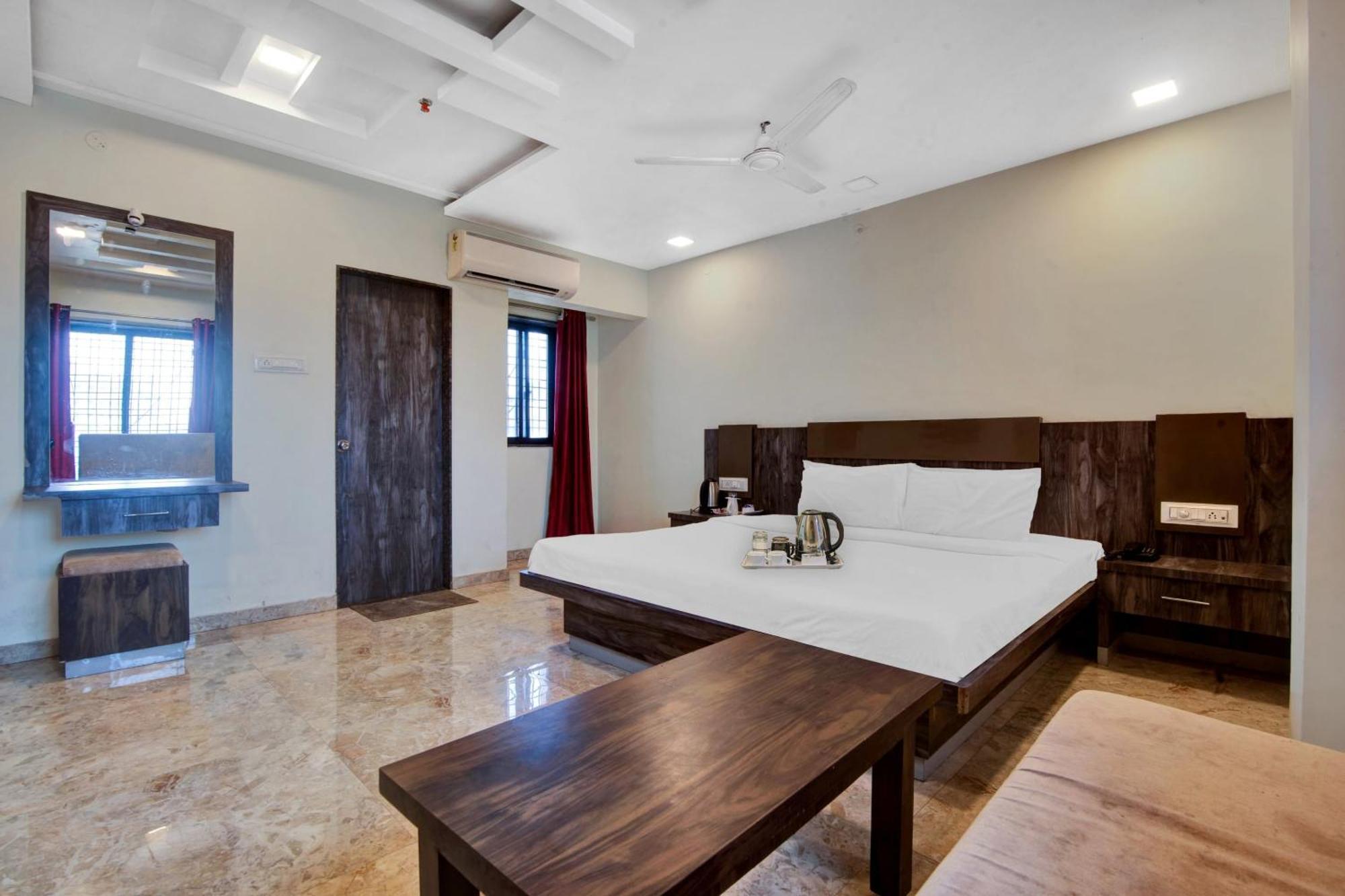 Townhouse 700 Hotel Krishna. Nagpur Esterno foto