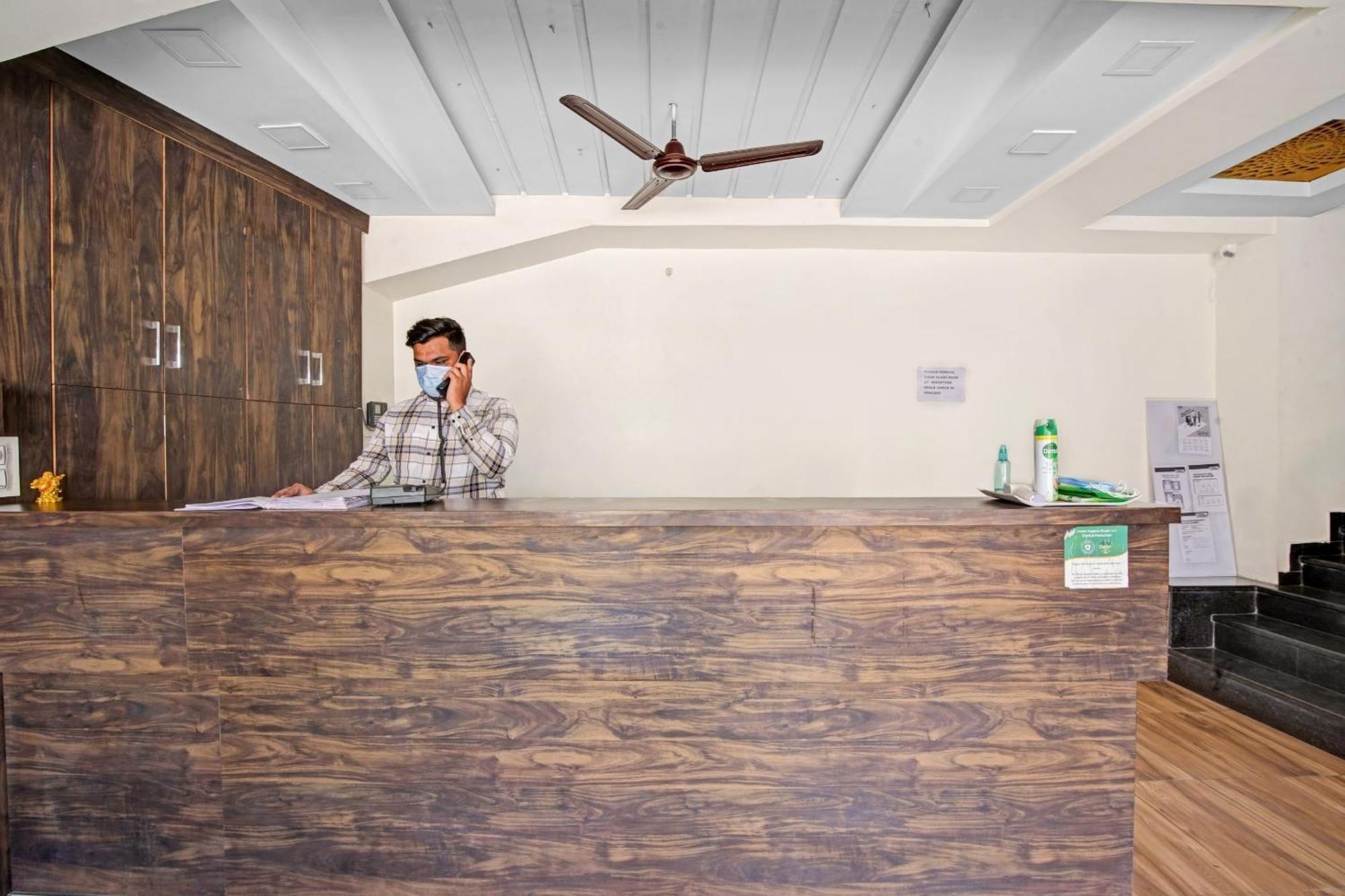 Townhouse 700 Hotel Krishna. Nagpur Esterno foto