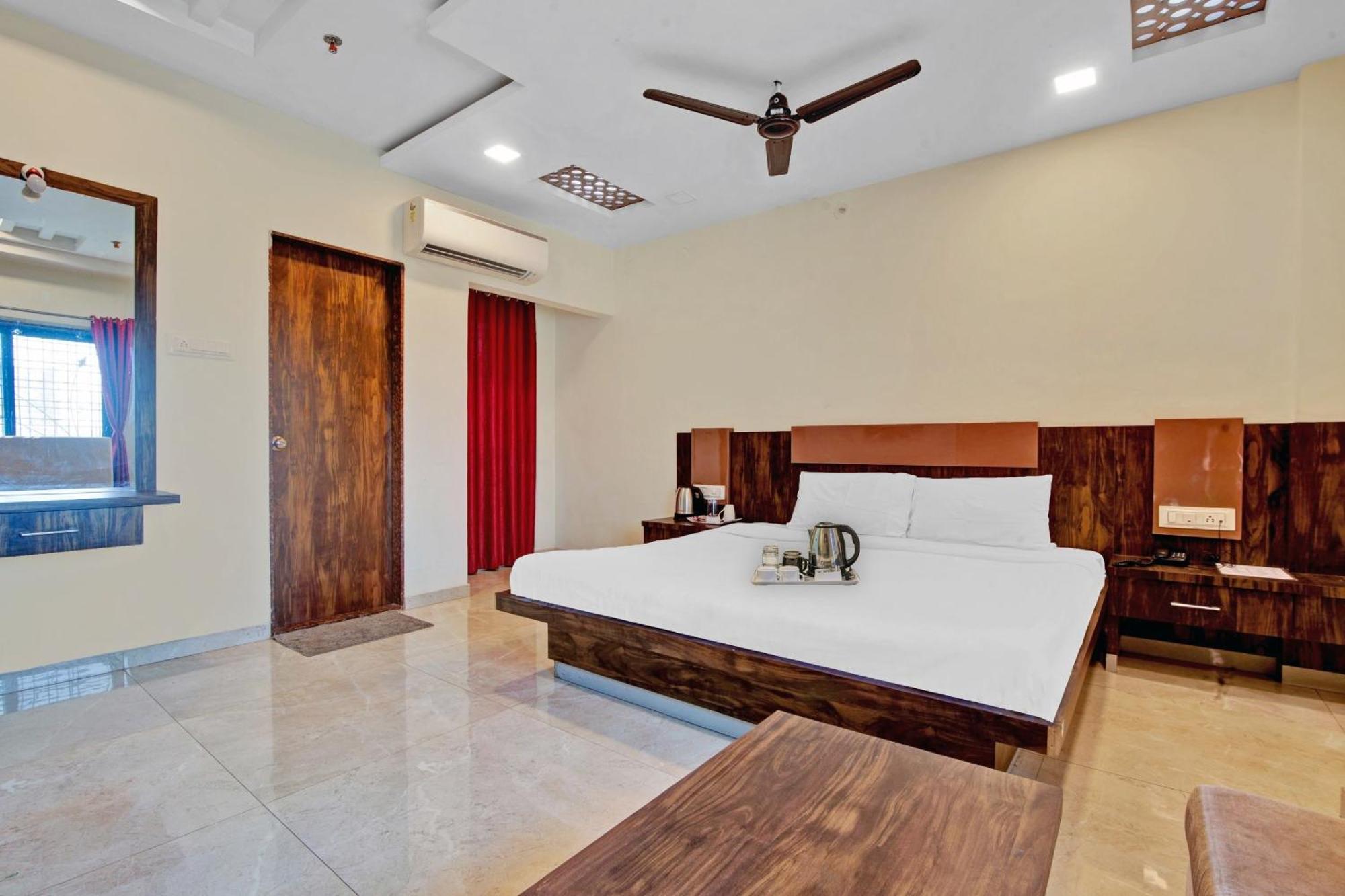 Townhouse 700 Hotel Krishna. Nagpur Esterno foto